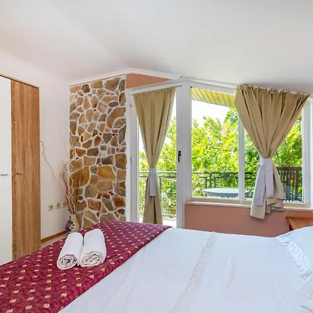 Olive House زادار