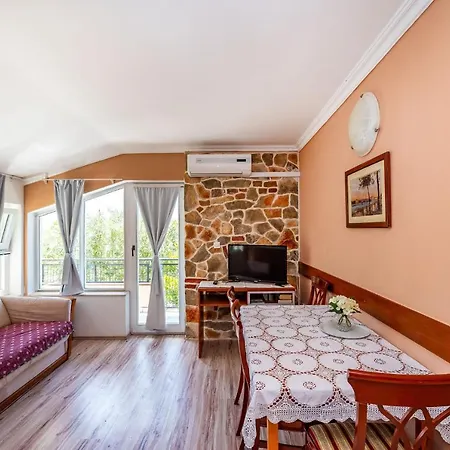 Olive House Semesterbostad *