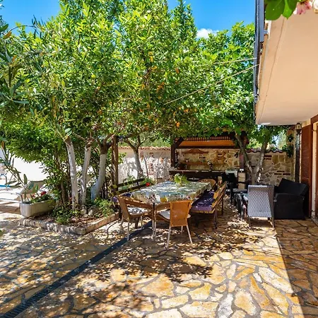 Holiday home Olive House