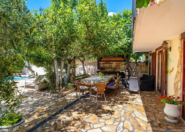 Semesterbostad Olive House